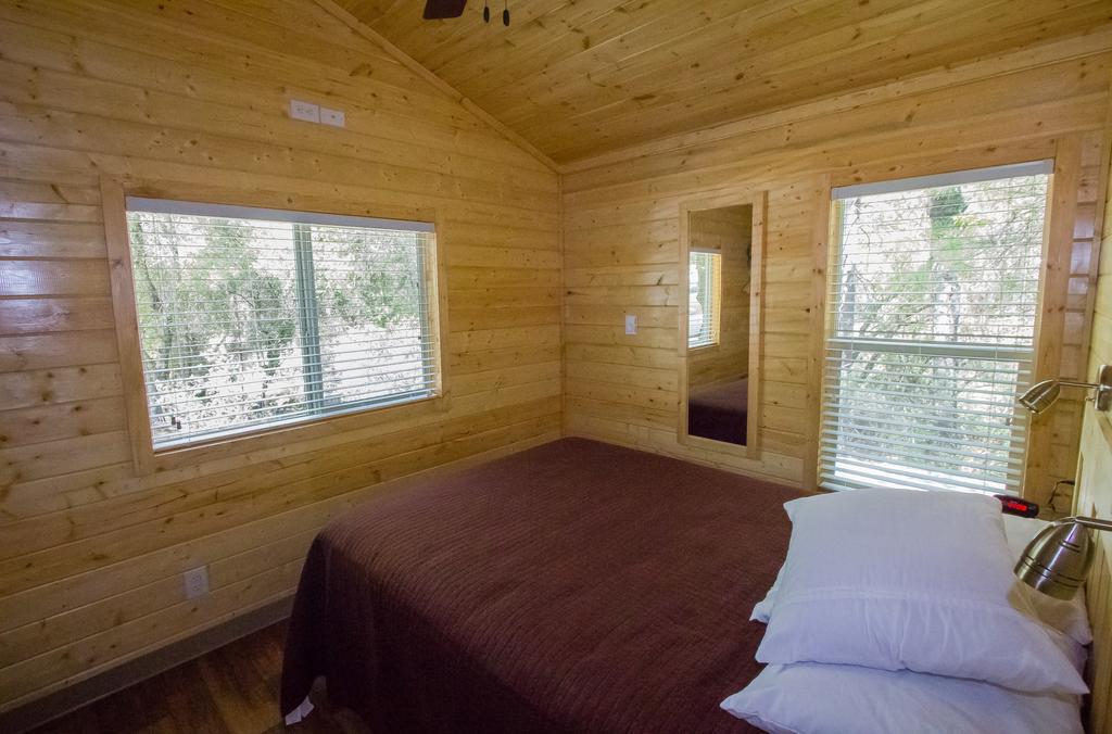 Lake Of The Springs Camping Resort Cottage 3 Oregon House Room photo
